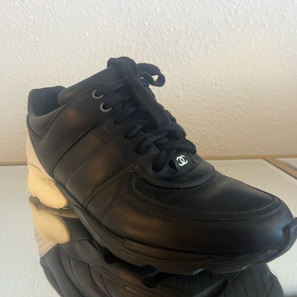 Chanel black leather sneakers shoes CC logo 39.5 - Picture 3 of 16